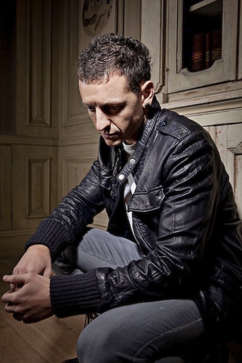 Julia_Shadow's tweet image. «The hardest thing in life is figuring out which bridges to cross and which to burn.»©️
#ChesterBennington #Chester #CelebrateChesterLife