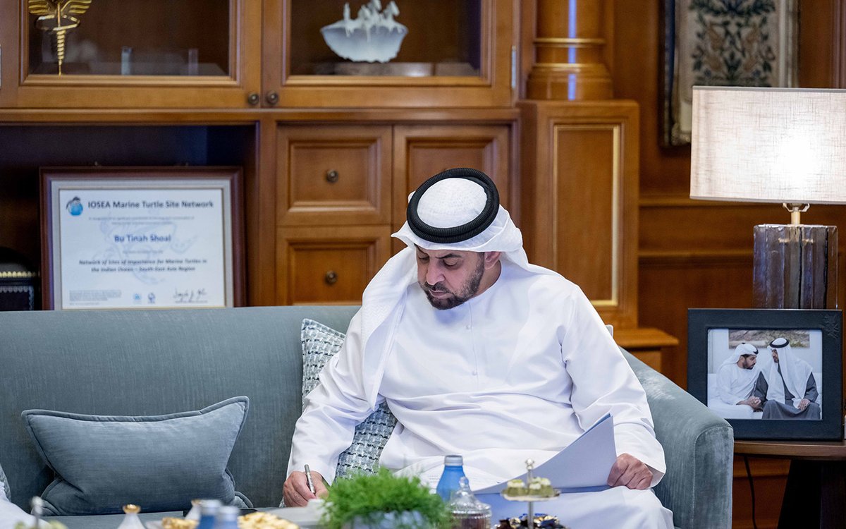 RRCDR_AD's tweet photo. حمدان بن زايد يستقبل مجلس إدارة جمعية أبوظبي التعاونية لصيادي الأسماك ويطلع على استراتيجيتها لتعزيز المنتج المحلي https://t.co/JGb5bUXWbE https://t.co/AO71LnmsvE