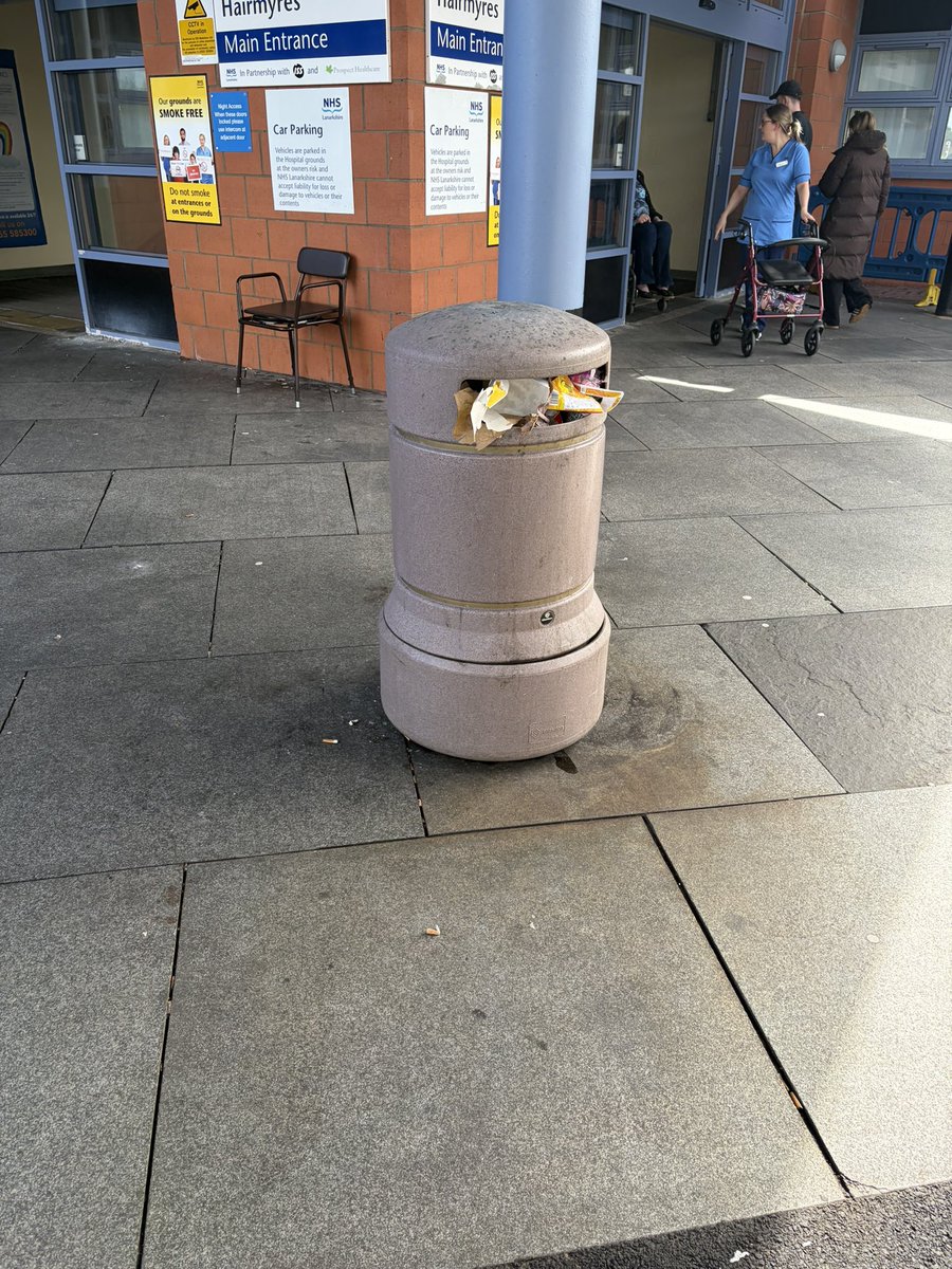 Rogar80's tweet photo. @babsc94 Just need to get them to clean out the bins in our hospitals probably! 🤦🏻 https://t.co/mXSdUEaBJb