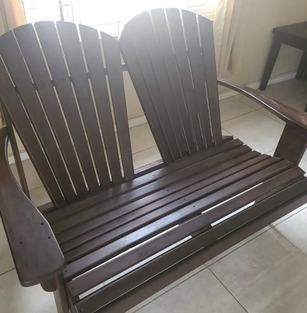 HomePricerite's tweet image. Timeless. Durable. Stylish. 🤎
Mahogany Adirondack bench now JMD $48,000 (was $80,000)

📍Kingston, #Jamaica 🇯🇲
DM to secure 

#furniture #preowned