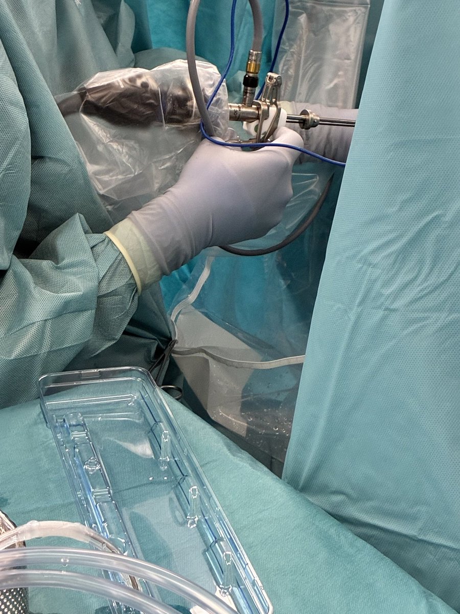 LamideyNoury's tweet photo. Delighted to announce our new partnership with Clinique Mutualiste AESIO Santé in Saint Étienne, introducing #PlasmaEDGE technology for bipolar resection in urology.

Thank you to the medical team and to our Regional Sales Representative, Thomas Poignard, for their support. https://t.co/L3miKGxISN