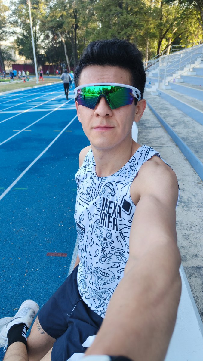 HugoValensi's tweet image. Después de lo logrado ya llevamos más de un mes dándole forma a los entrenamientos.
Noa sentimos cada día más fuertes en pistas y buscaremos algún medio maratón para este año. 

STRAVA ⤵️ strava.app.link/D8At7PeIlYb
#runner #running @yoelegicorrer1 @CanalRunning