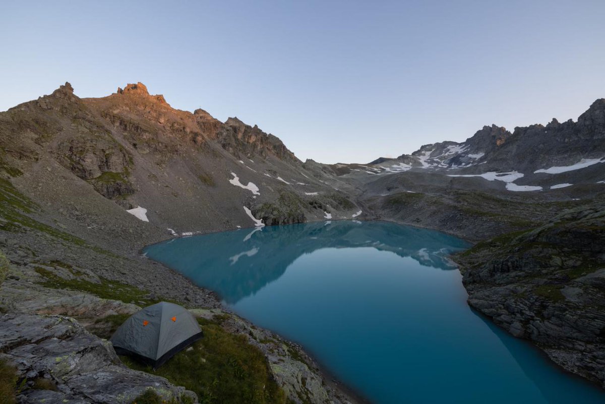 Martinscampshop's tweet image. Start the final day with a sunrise that reminds you why you keep coming back to the outdoors. 🌄

MartinsCampingShop.com

#CampingLife #SunriseViews #OutdoorAdventure #CampVibes #ExploreNature #AdventureAwaits #NatureLovers #FreshAirLife #TrailLife #E