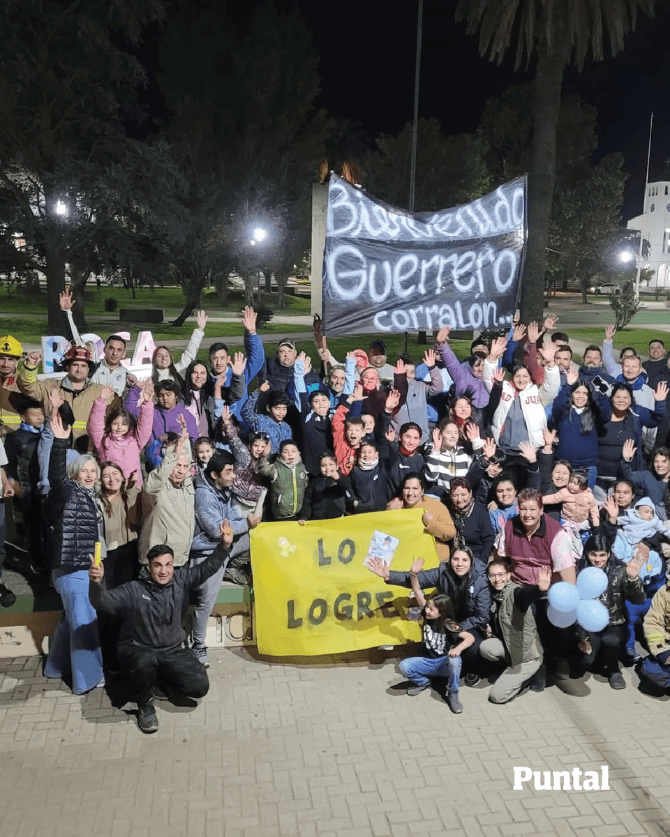 DiarioPuntal's tweet photo. 🥹🙌🏼 Emotivo regreso en #AlejandroRoca: Tras un problema de salud, Lázaro volvió a su casa y lo recibió todo el pueblo

👏🏼 Se convirtió en un momento cargado de emoción, con #vecinos que salieron a acompañar el reencuentro y a apoyar a la familia.

🌐 https://t.co/6DveT0AEne https://t.co/bR9Dcg6H7g