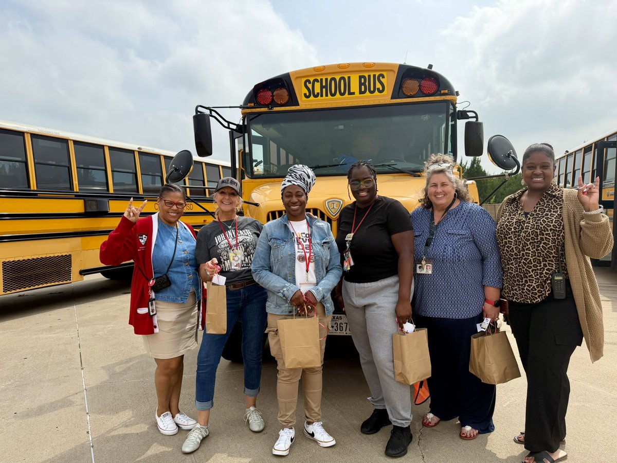 CHISDCP's tweet photo. Happy School Bus Driver Appreciation Day🚌 https://t.co/nlPArm3EFM