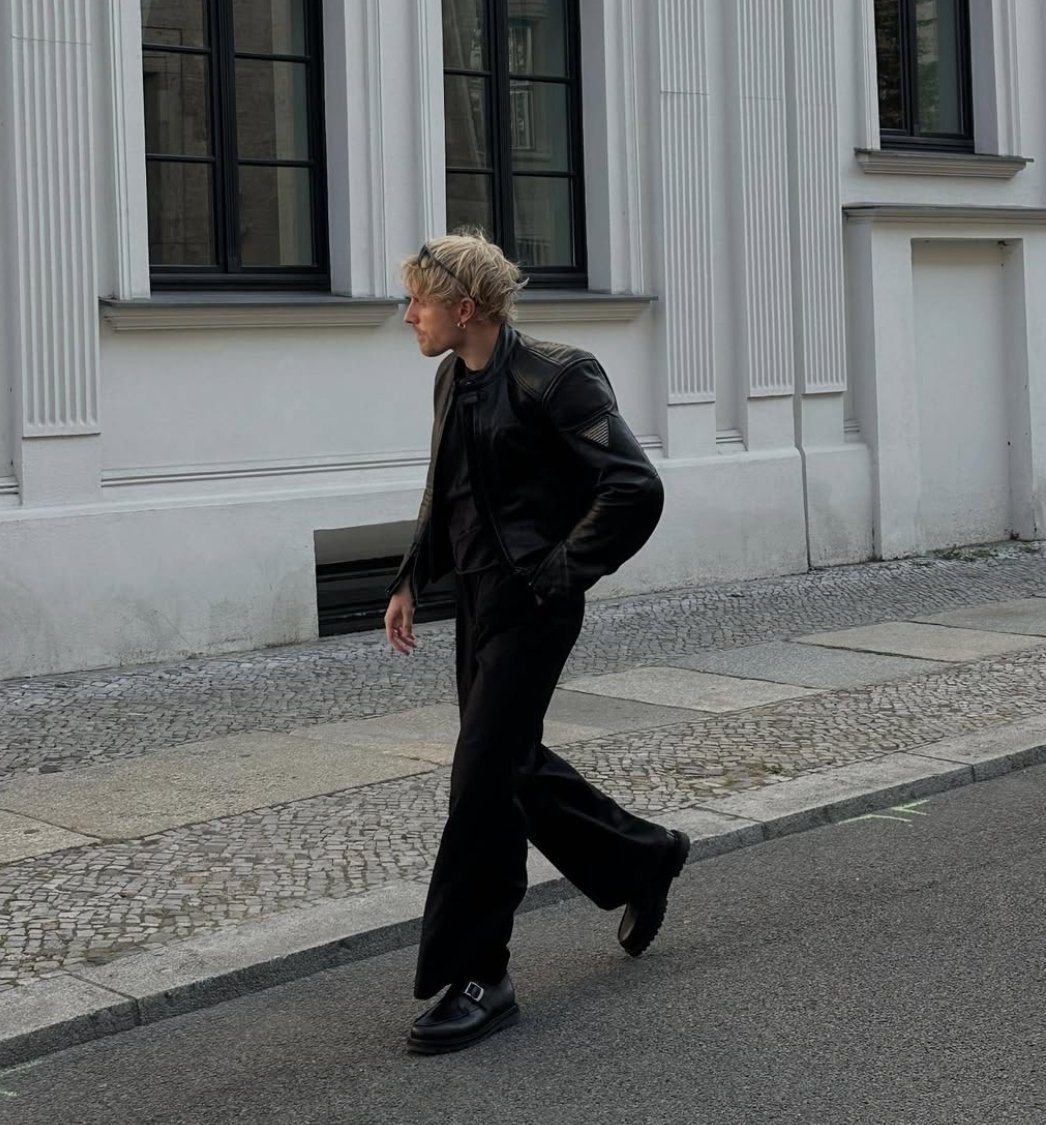 𝕮onstantine tweet media