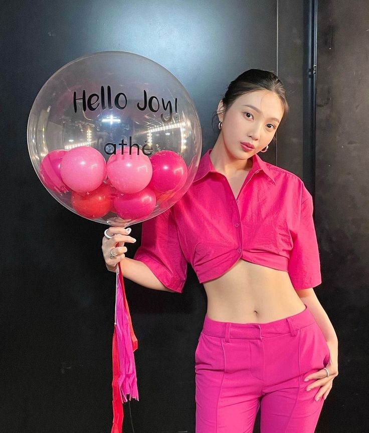 C27155262Camila's tweet image. Hello Joy 
We want #JOY 
#JOY #조이 #RedVelvet #박수영
#ParkSooyoung @RVsmtown