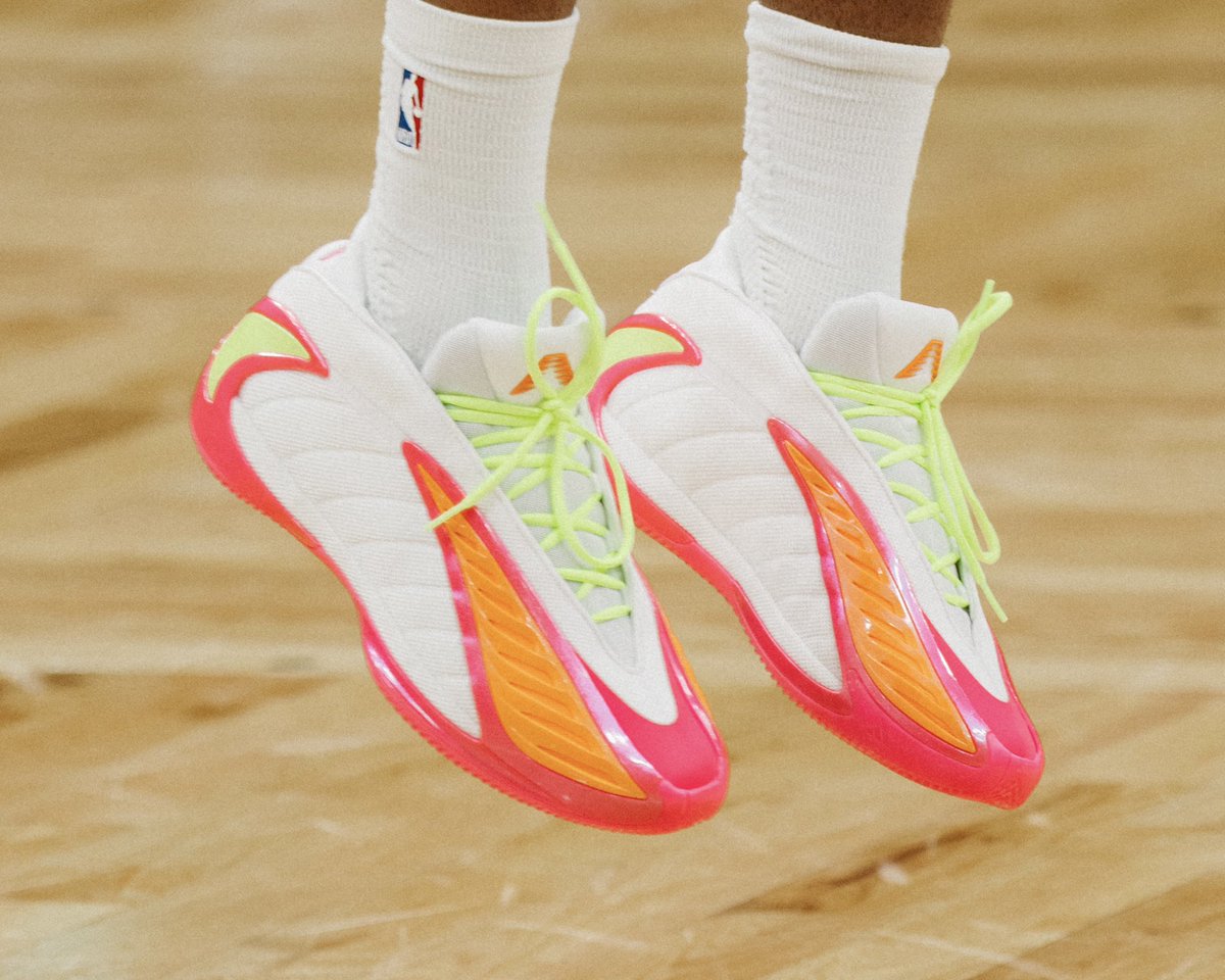 nicekicks's tweet photo. VJ Edgecombe debuts Anthony Edwards’ “3SSB” adidas AE 2 PE 🔥 @adidasHoops https://t.co/FNR4SgU0EE