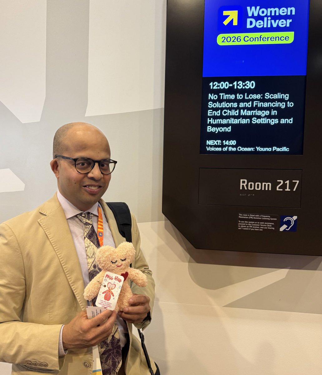 CanadaFgm's tweet image. A new #EndFGM champion has emerged! Thanks  Jevon Nicholas from 🇨🇦 @GAC_corporate for your commitment to the fight against female genital mutilation/cutting. More attention &amp;amp;  funding is needed to support the fight to #EndFGM. #MissKlitty  still rocks the conference! #WD2026