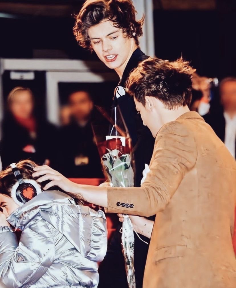 little st★r tweet media