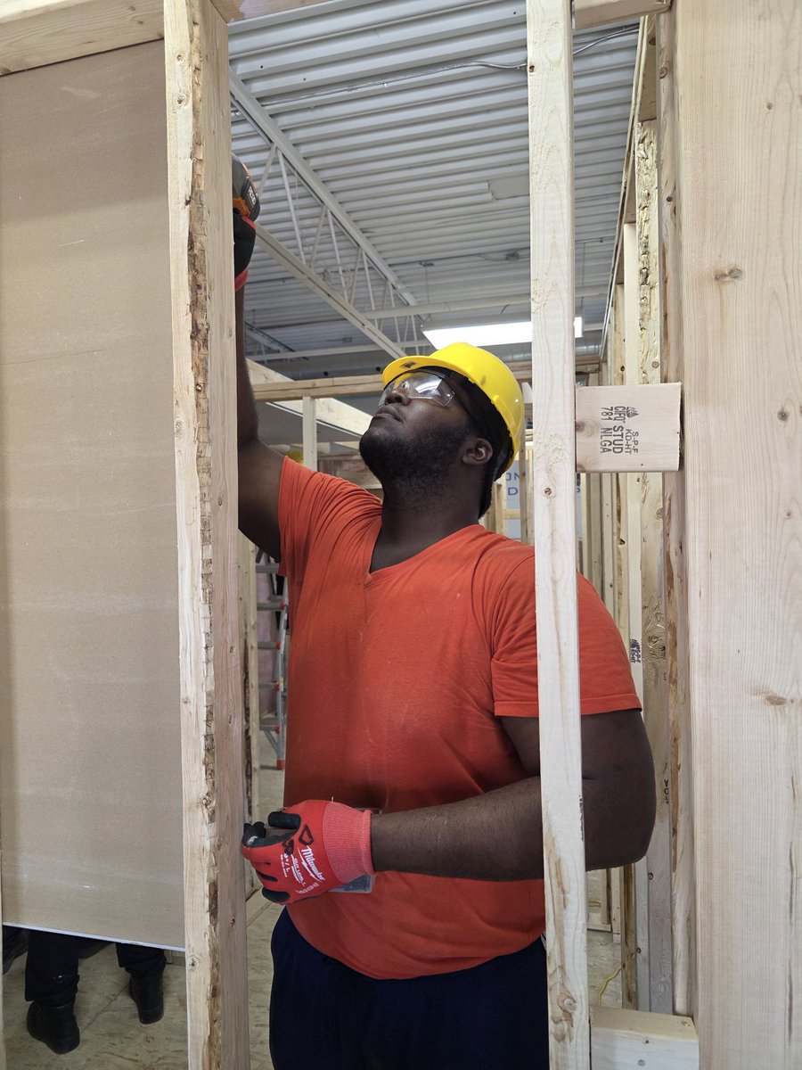 cimtcollege's tweet image. 👷‍♂️💪 Watch our students at CIMT College in action as they master the art of drywall installation! 
From the classroom to real-world skills, our Trades Campus.
Visit cimtcollege.com and take the first step toward a rewarding career today!
#CIMTCollege #DrywallInstallation