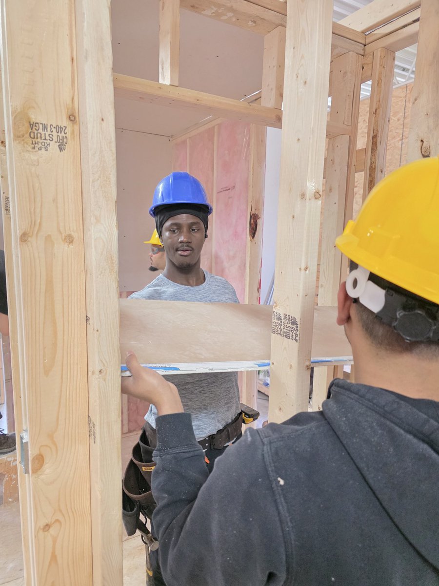 cimtcollege's tweet image. 👷‍♂️💪 Watch our students at CIMT College in action as they master the art of drywall installation! 
From the classroom to real-world skills, our Trades Campus.
Visit cimtcollege.com and take the first step toward a rewarding career today!
#CIMTCollege #DrywallInstallation