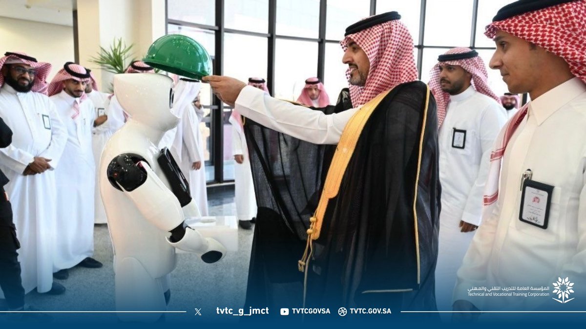 الكلية التقنية بالجموم tweet media