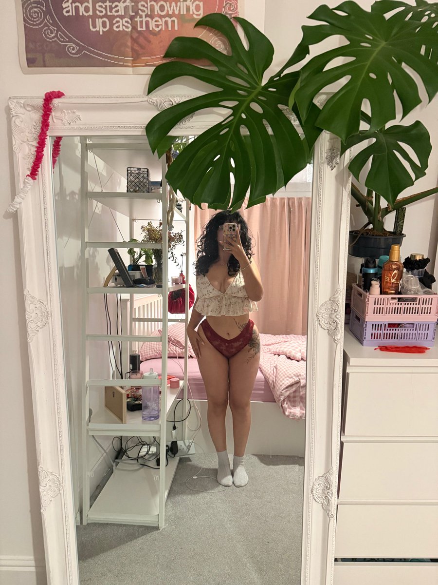 BeGoodForJade's tweet photo. Soy Jade. 5 years ago I used to spend far too much time on here. I left because some idiot had me believing not all men were trash, how naive of me 😂 Last year I woke up, and now I’m back, finally understanding again that a man’s place is serving a goddess like me 👇 https://t.co/8BgSNwyVYH