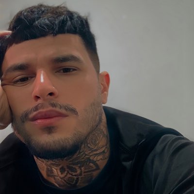 ttozmike's tweet photo. #NovaFotoDePerfil https://t.co/n4ylYrvFjI