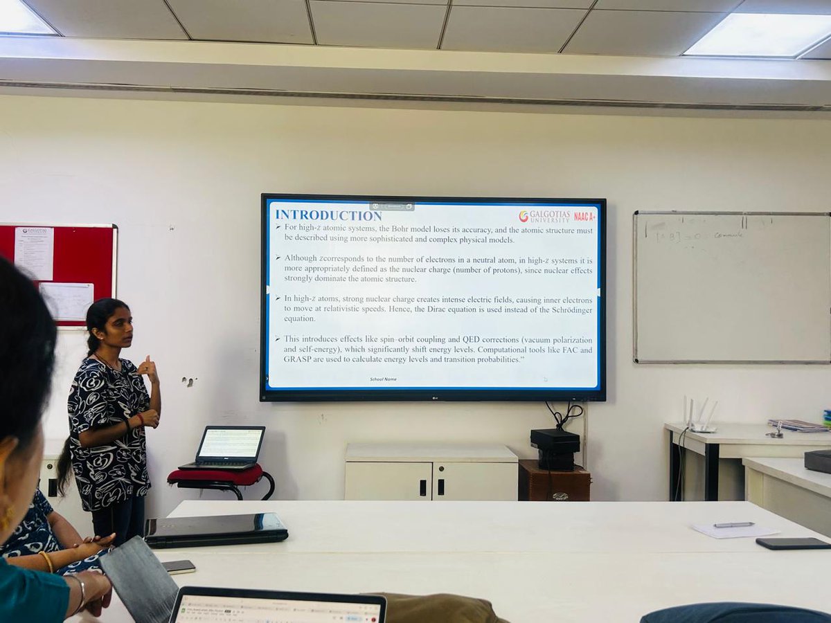 SBSMediaGU2025's tweet image. 🎓 M.Sc. students at Galgotias University showcased their project pre-presentations, highlighting research excellence &amp;amp; future opportunities in science &amp;amp; technology 🔬🚀

#MSc #Research #Innovation #FutureScientists #GalgotiasUniversity