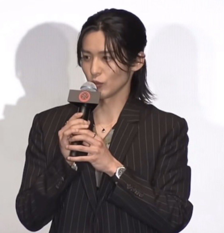 なこ tweet media