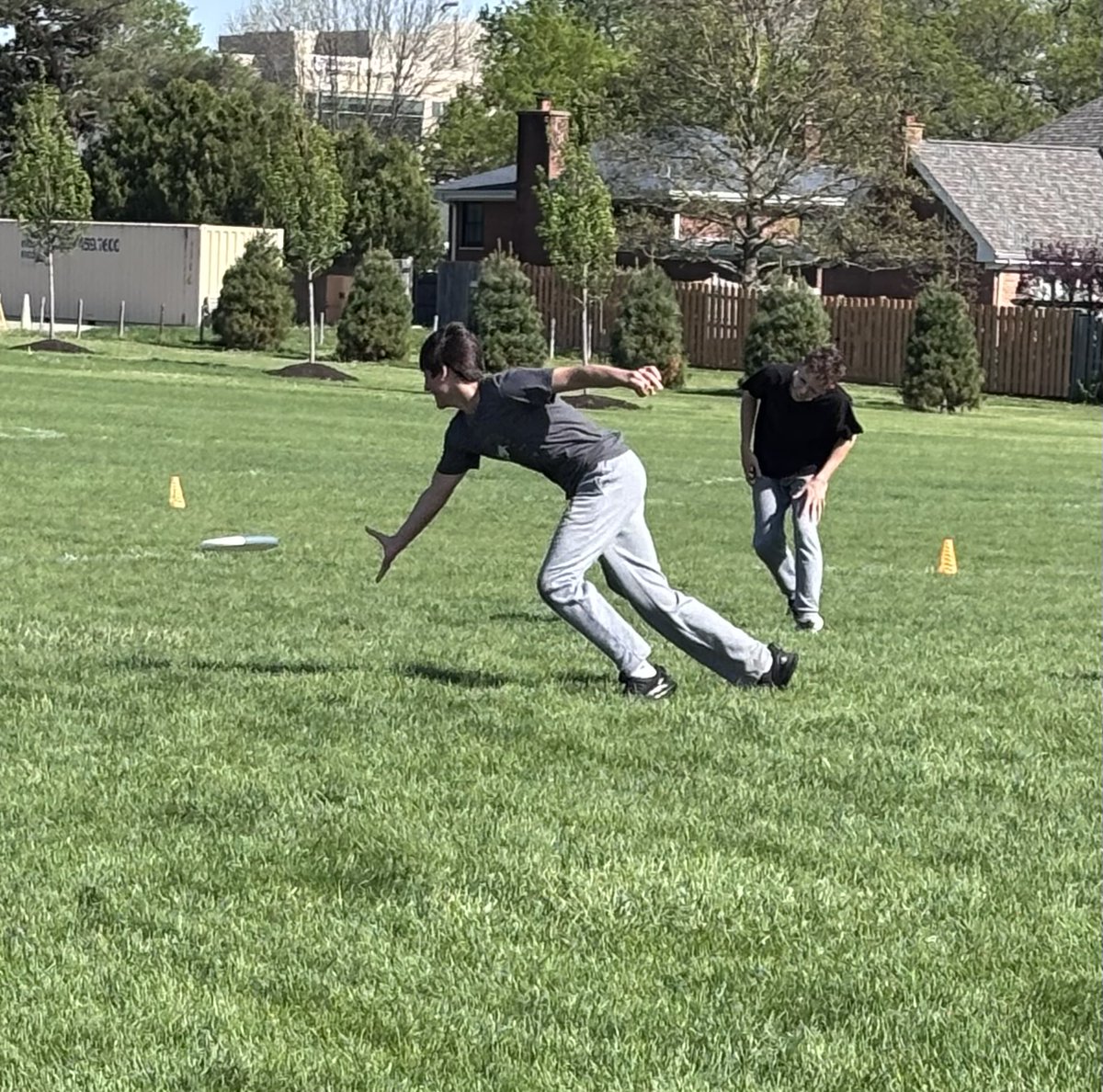 frisbee_LT's tweet photo. Great day out for Ultimate Frisbee at Lyons Township South Campus! https://t.co/2eeiQUf5Fg