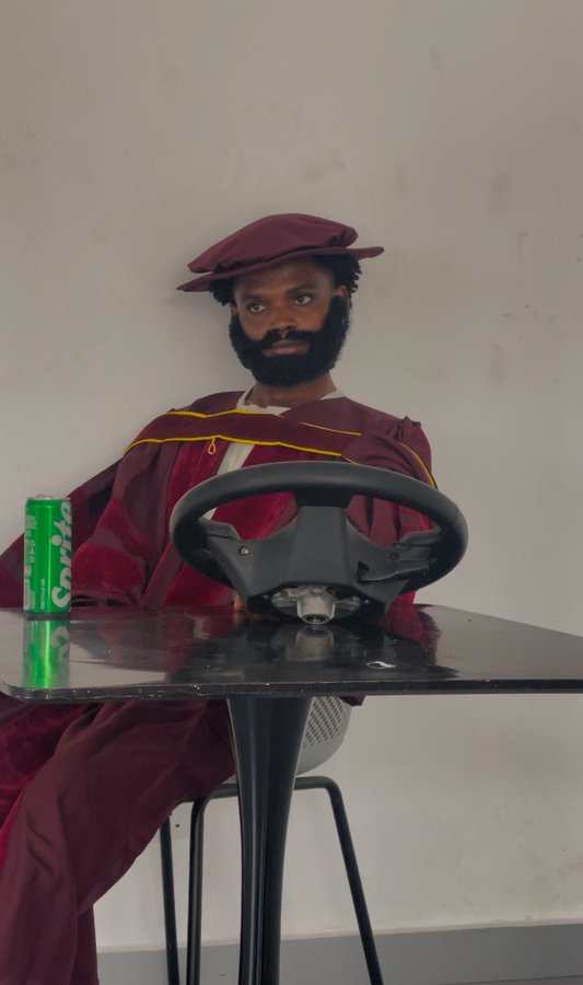 LoveIsWeak tweet media