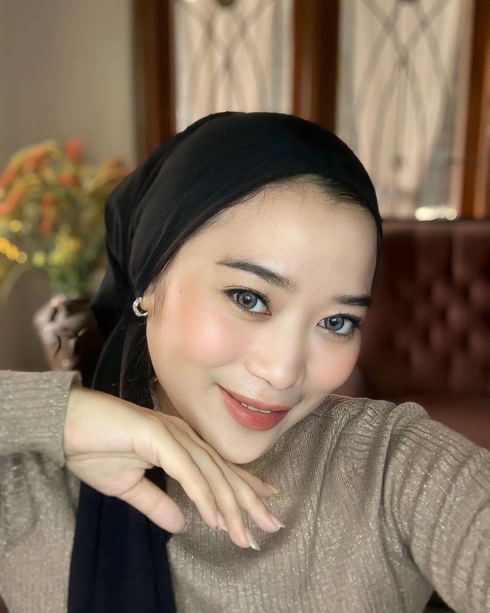 halooayang tweet media
