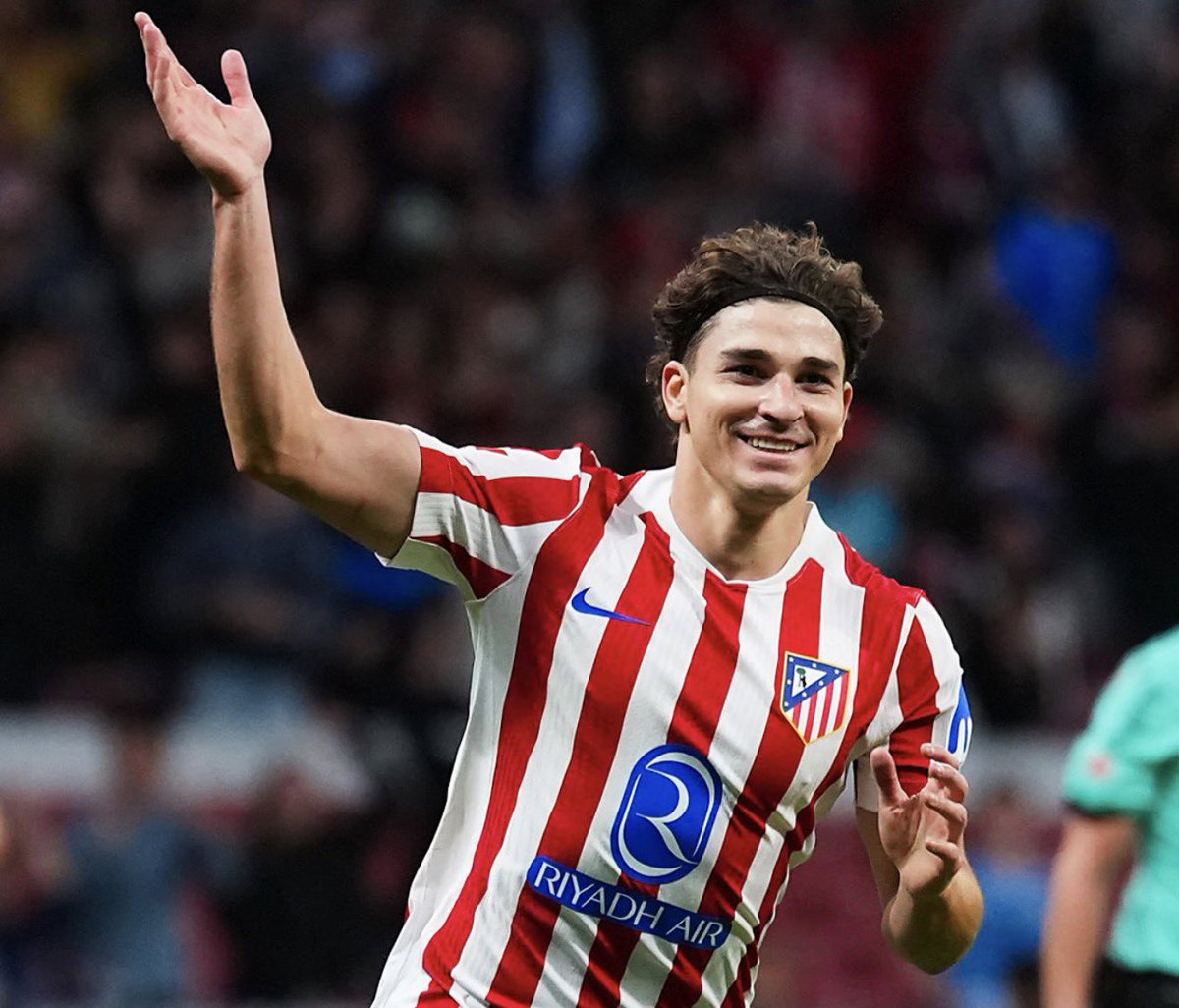 El unico tipo capaz de hacer que el Atleti gane su primera Champions opacando al aura perdedora de Simeone

Vamos Julian, mañana es el primer paso