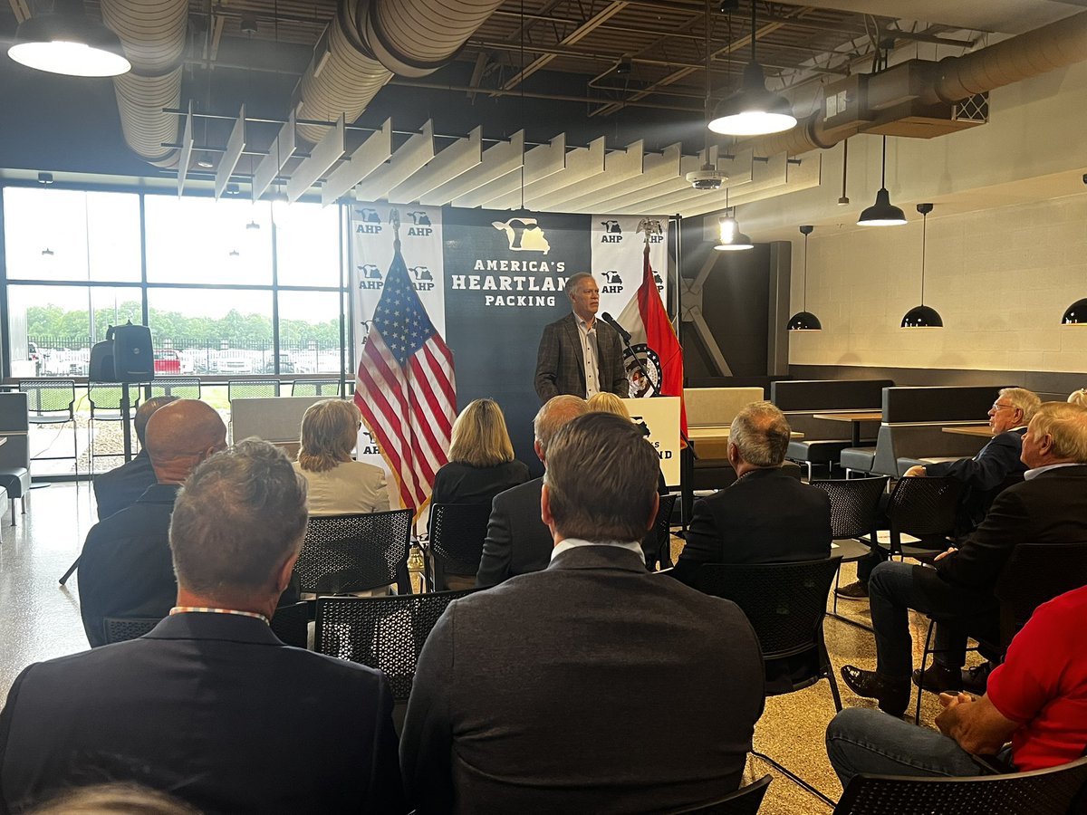 BRNAgNews_Carah's tweet photo. America’s Heartland Packing in eastern Missouri says they’re going to start processing fed cattle next week. 

The relatively new facility has been processing non-fed cattle the whole first year, at around 900 to 1,000 head per day. @brownfield https://t.co/hLE9bEpGUE