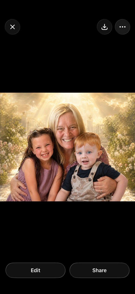 BryanBlack12's tweet photo. Lost a huge part of my life, RIP mum my hero. Til we meet again, love you forever 😢💔❤️ https://t.co/2fx11ocnGc