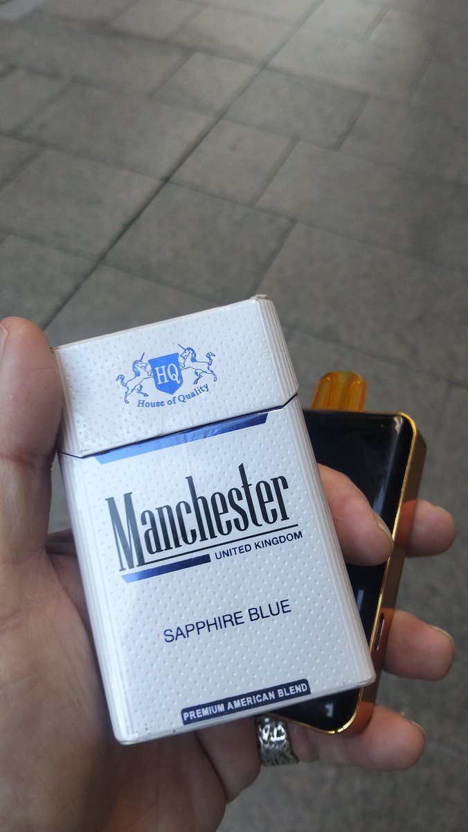 MarkDABond's tweet image. It's almost a full deck.

YEAH.

I found it walking.

YEAH.

And I'ma give them all to #Blanket next time I see him.

YEAH.

🖕🏻