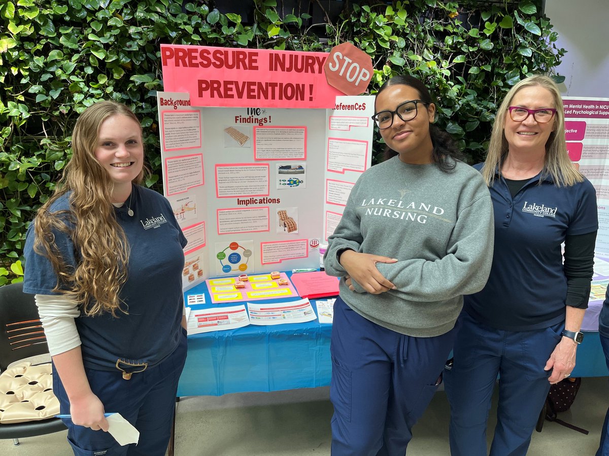 LakelandCommCol's tweet photo. Nursing students at Lakeland presented their research projects today, demonstrating how they used evidence-based practice to find solutions for real-world healthcare issues. #LakelandCC https://t.co/iDq0Org0kS