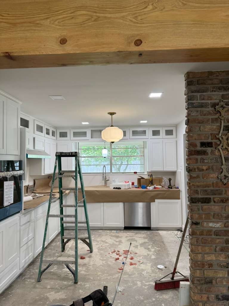 LlcPadilla6244's tweet image. Need a lighting upgrade? 💡✨
Electric Padilla specializes in professional lighting system installations for your home or business.
📞 Get in touch today at 225-209-4889 for a consultation!
#LightingSystems #Electricians #BrightSpaces