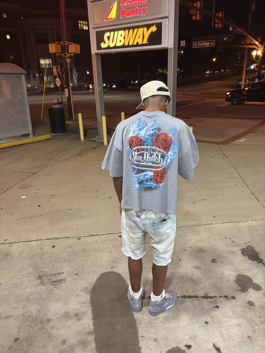 _badguybrad's tweet photo. #FinallyFree https://t.co/ZsxKPZBcPC