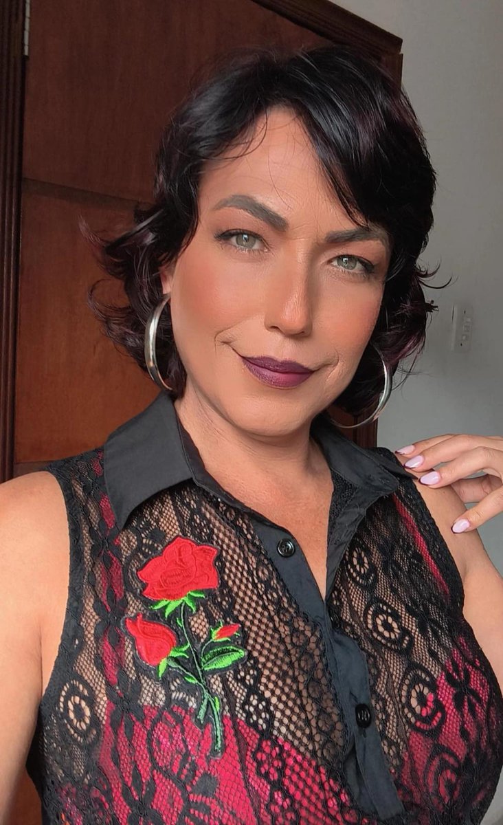 Ella Isabella tweet media