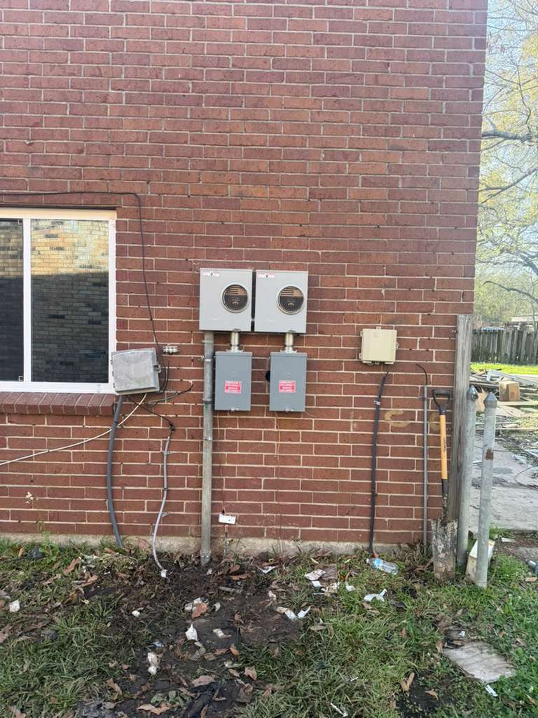 LlcPadilla6244's tweet image. Upgrade your electrical system with Electric Padilla LLC! ⚡🔧
Our team offers professional panel installation and replacement. Ensure your home or business is powered safely and efficiently.
📞 Contact us at 225-209-4889 today!
#PanelReplacement #Electricians #HomeImprovement