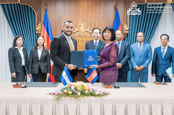 Canal4Ni's tweet photo. Nicaragua firma acuerdos de cooperación y consultas políticas con Camboya 
#nicaragua #noticias
Más información 🌐👉
https://t.co/9O1Kzg9Gt7 https://t.co/6S9c0vn5bQ