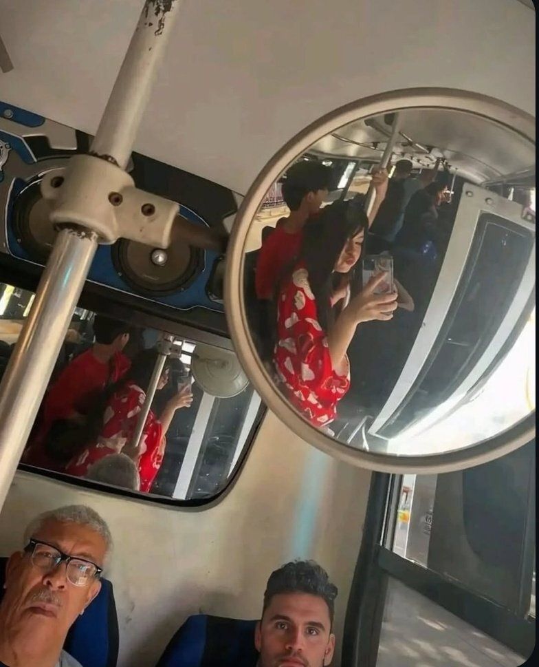 no context memes tweet media