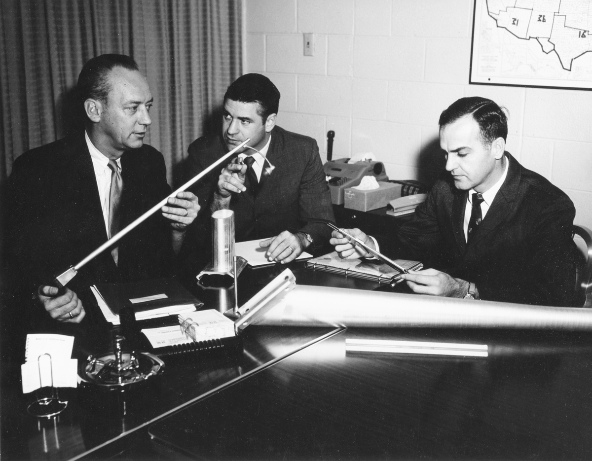 hapco's tweet photo. 75 years of shaping the lighting industry.
Hapco pioneered tapered aluminum light poles—delivering lighter weight, corrosion resistance, and lower overall cost of ownership.

Still Proudly. American. Made.

Learn more: https://t.co/Q2mk2uwuX7
#Hapco #MadeInAmerica #75YearsStrong https://t.co/3sPFZgrdUi