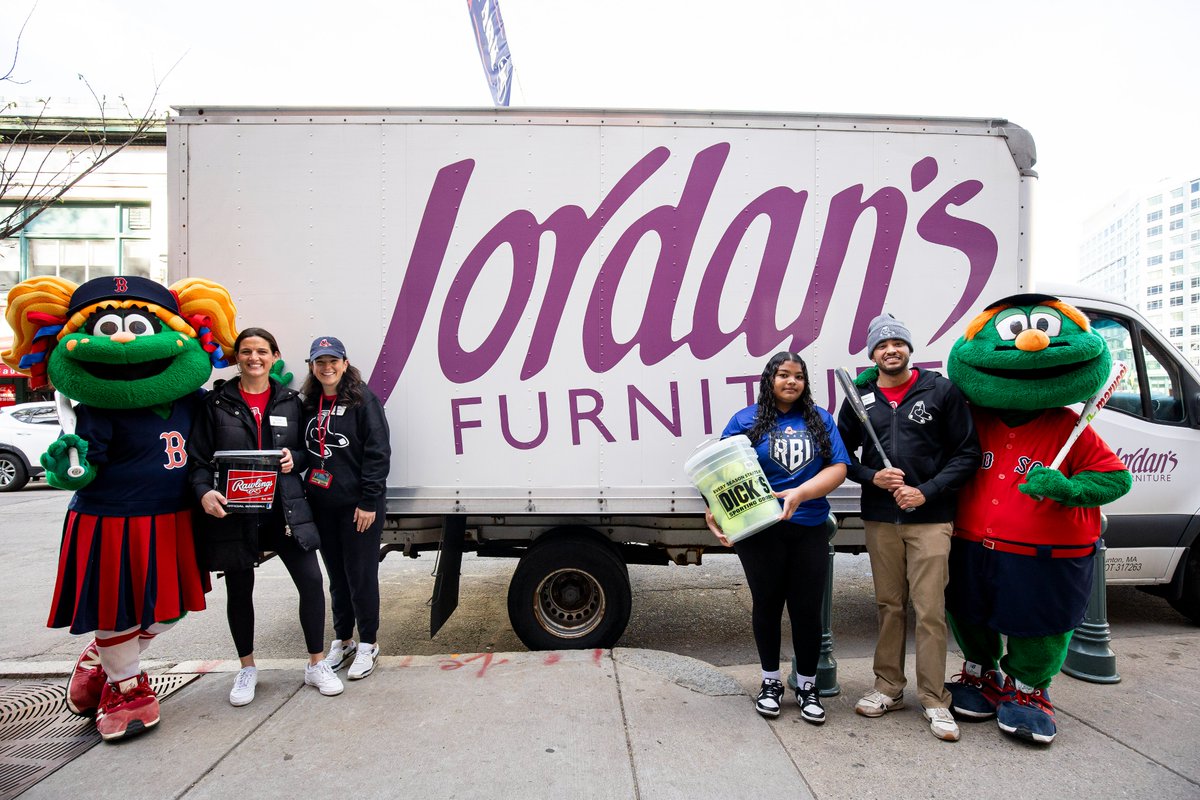 RedSoxFund's tweet photo. This past weekend, the @jordansfurn Double Play Equipment Drive brought the community together in the best way!
Thanks to donations from Red Sox Nation, our Nike RBI players and coaches are stepping into the baseball and softball season with the gear they need. 💙 https://t.co/yeTFzXKXl4