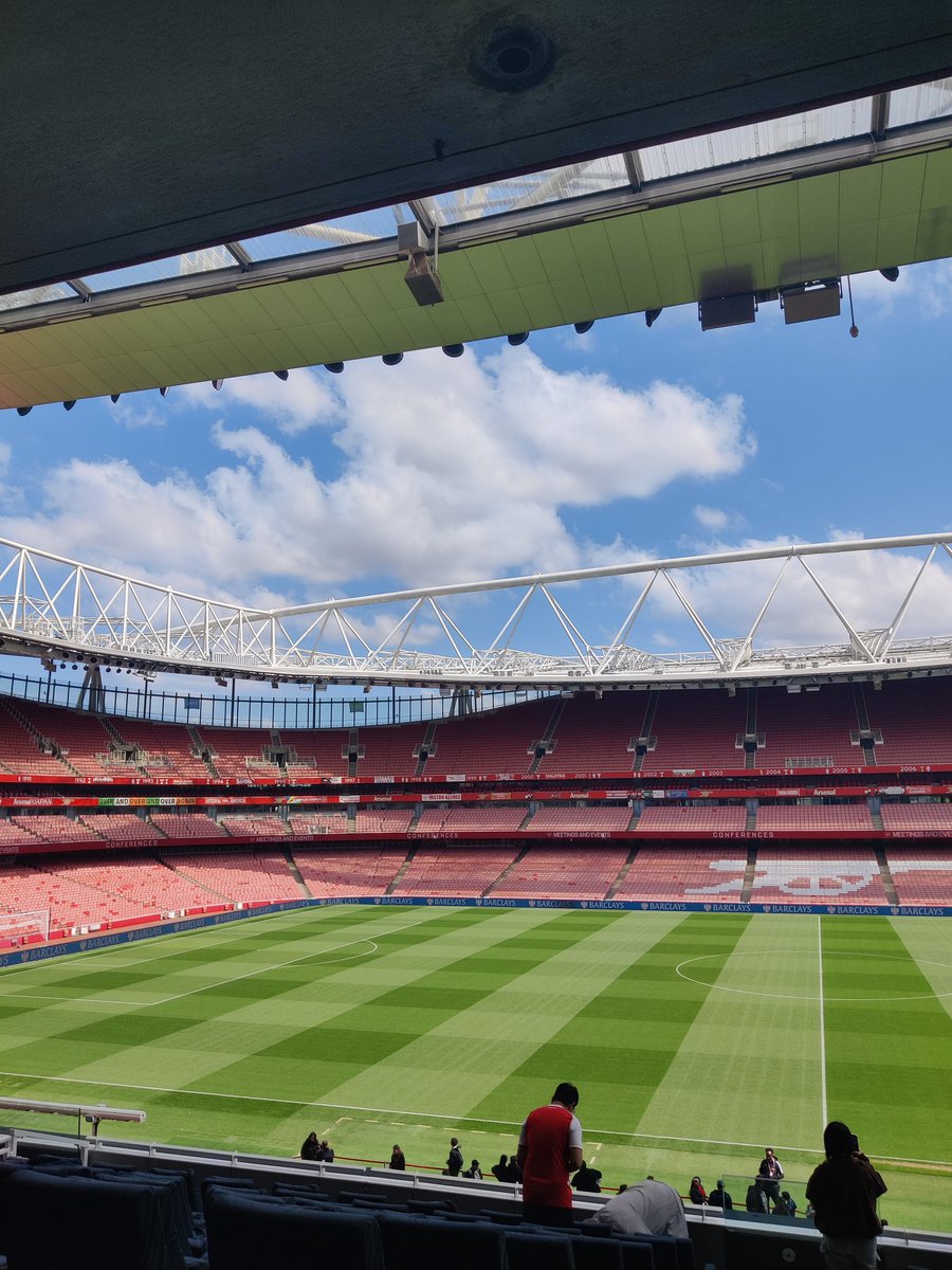 CryptoCrown12's tweet photo. (1/2) Started following Arsenal in 2003. Back when watching matches meant odd kick off times, buffering streams, and explaining to everyone why this club meant so much.

Today I finally walked through those doors. Sat there and just took it all in. It honestly did not feel real. https://t.co/WVghM0iOko