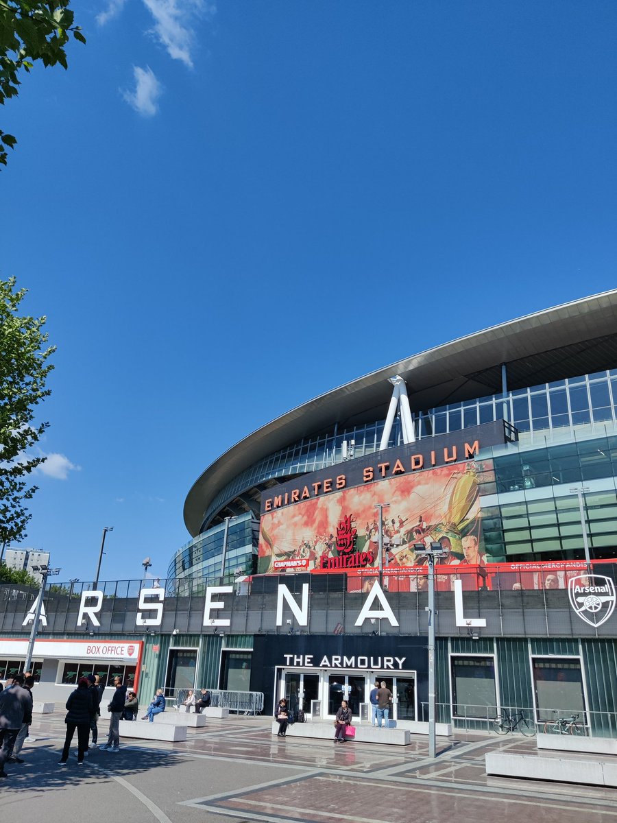 CryptoCrown12's tweet photo. (1/2) Started following Arsenal in 2003. Back when watching matches meant odd kick off times, buffering streams, and explaining to everyone why this club meant so much.

Today I finally walked through those doors. Sat there and just took it all in. It honestly did not feel real. https://t.co/WVghM0iOko