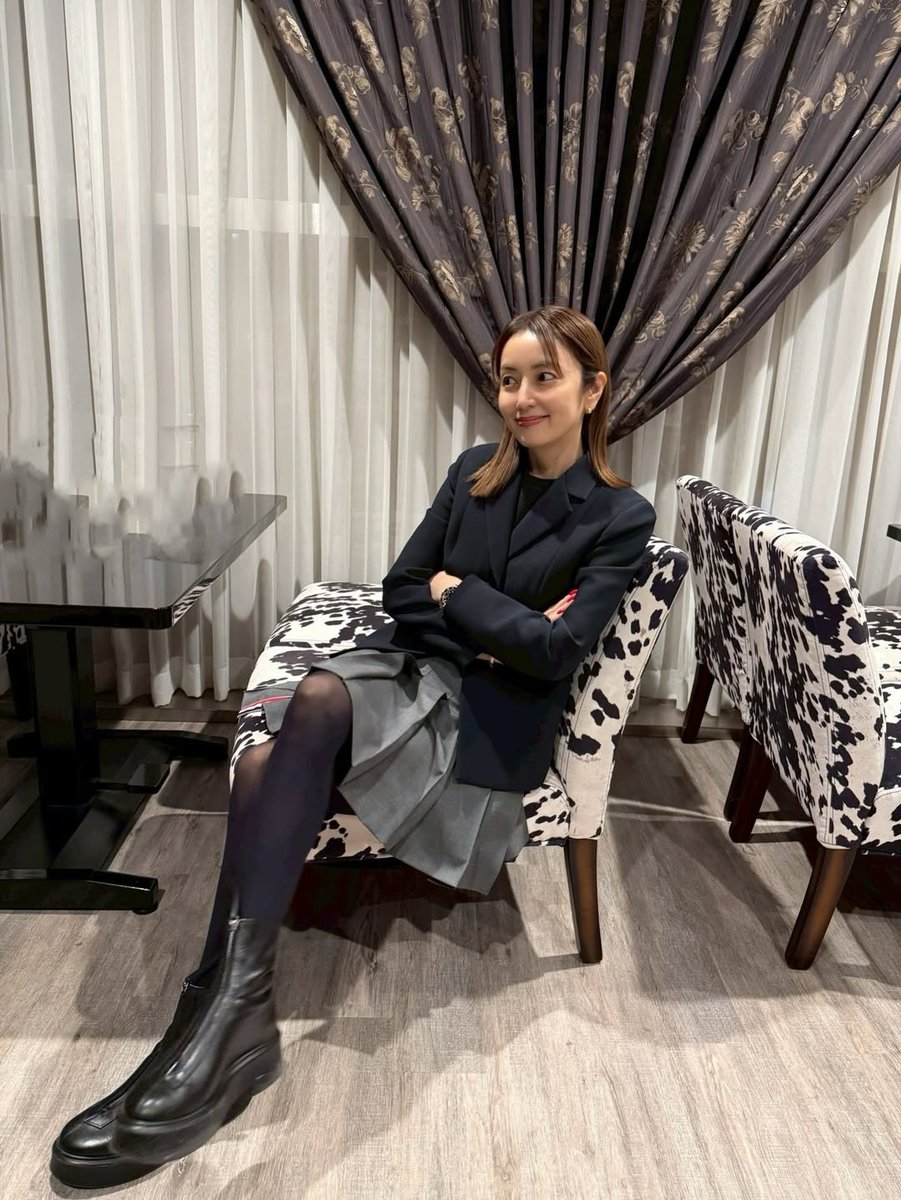 xuM3FTT4mKBDPwM's tweet image. 矢田亜希子さんショートブーツ

#ブーツ #ショートブーツ #boots #タイツ #ライダース #タレント #女優