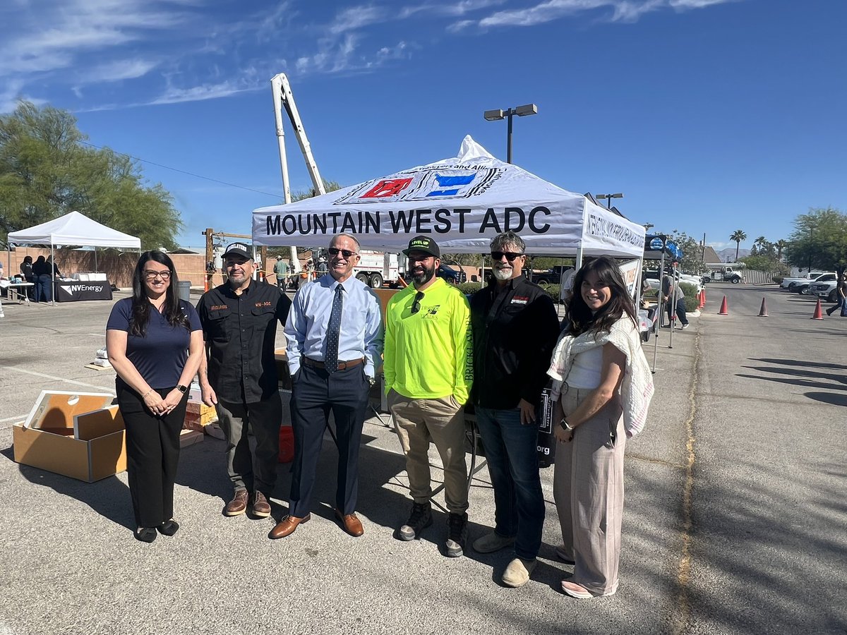 JosephMLombardo's tweet image. Excited to see the turnout at the No Debt Career Fair in Las Vegas. Thank you to all the organizations and businesses involved for developing high-quality training opportunities and apprenticeship programs that are helping build the next generation of Nevada’s workforce.