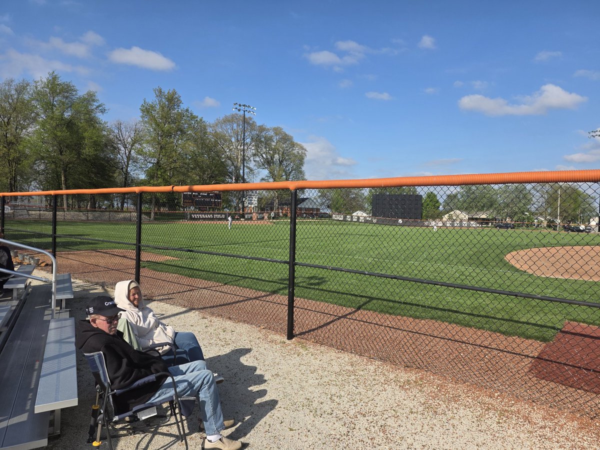 TheRealMrMader's tweet photo. Coldwater Cavaliers in action now at home on Veterans Field at Coldwater Memorial Park, taking on Parkway. Come out and support the Cavs. https://t.co/1TwBH7I7Pa
