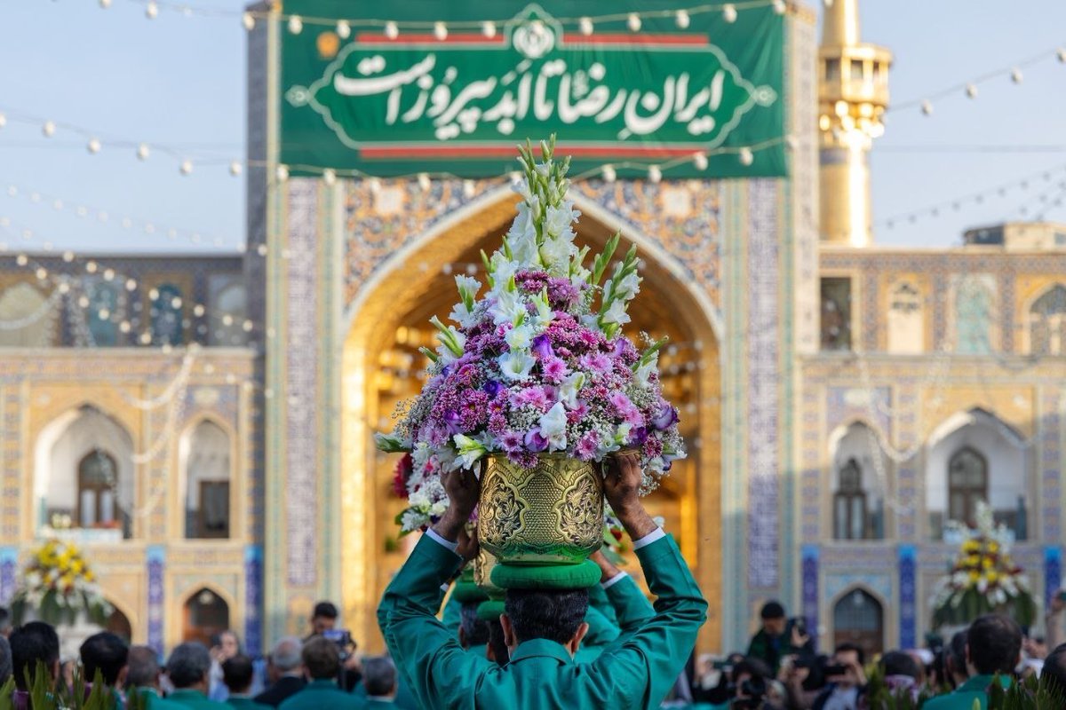 ما با یاد تو زندگی می کنیم چه در مشهد باشیم چه تهران
سلام بر تو ای امام رءوف
#ایران_امام_رضا
#از_تهران_سلام