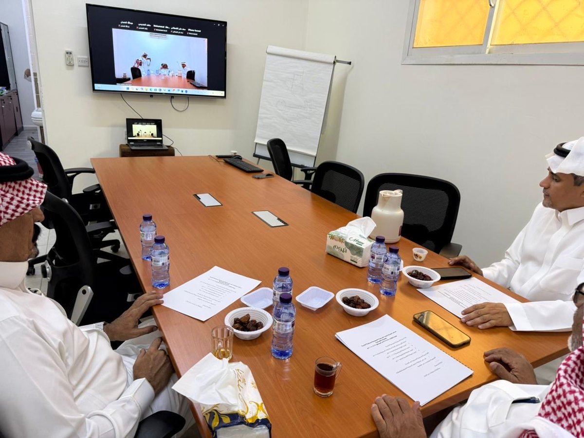 وبعد انتهاء الاجتماع، عُقد اجتماع الجمعية العمومية غير العادية بعد ساعة، حيث تم مناقشة جدول أعمال الاجتماع.

وذلك في إطار تعزيز الحوكمة واستمرار التطوير المؤسسي.