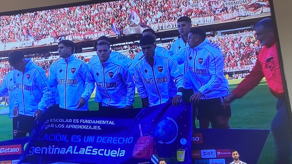 ciroamaolo's tweet photo. @intelectualnob Estos son los famoso más grande del interior ? JAJAJAJAJJAJAJAJAJAJAJAJAJJA los 40mil de visitante ? JJAJAJAJAJAJJAJAJAJAJAJAJAJJ se la contas al padre Ignacio y no te la cree https://t.co/27lDD90irx
