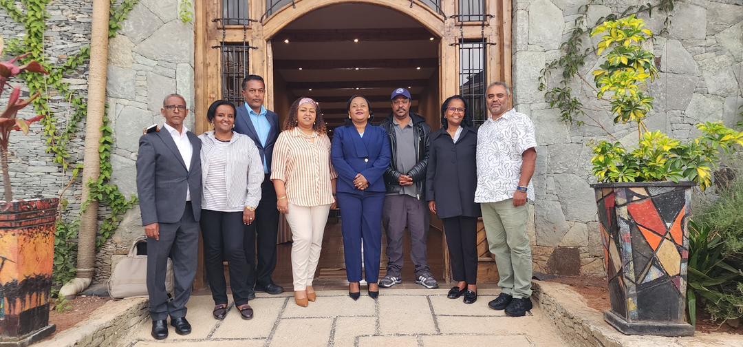 AUC_PAPS's tweet photo. The #AU CEWS concluded a two-day internal review meeting (27–28 April 2026), aimed at strengthening working dynamics between the AU #SituationRoom and #RegionalDesks.

The meeting advanced improvements in collective early warning, governance, and conflict management tools/products, enhancing their clarity, usability, and forward-looking nature to support timely reporting, preventive action, and informed decision-making.