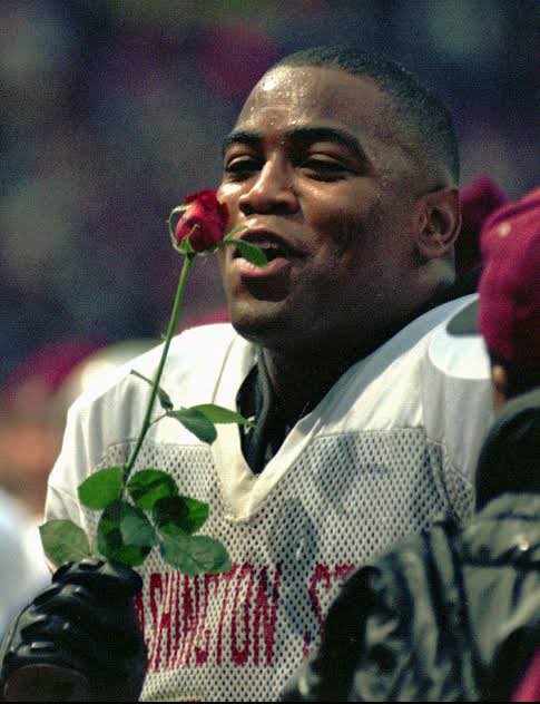 JDubb091's tweet photo. @WSUCougarFB @Dhobbs92 Leon Bender was one of my favorites when I was a kid! #GoCougs https://t.co/5D1TOg1Xal