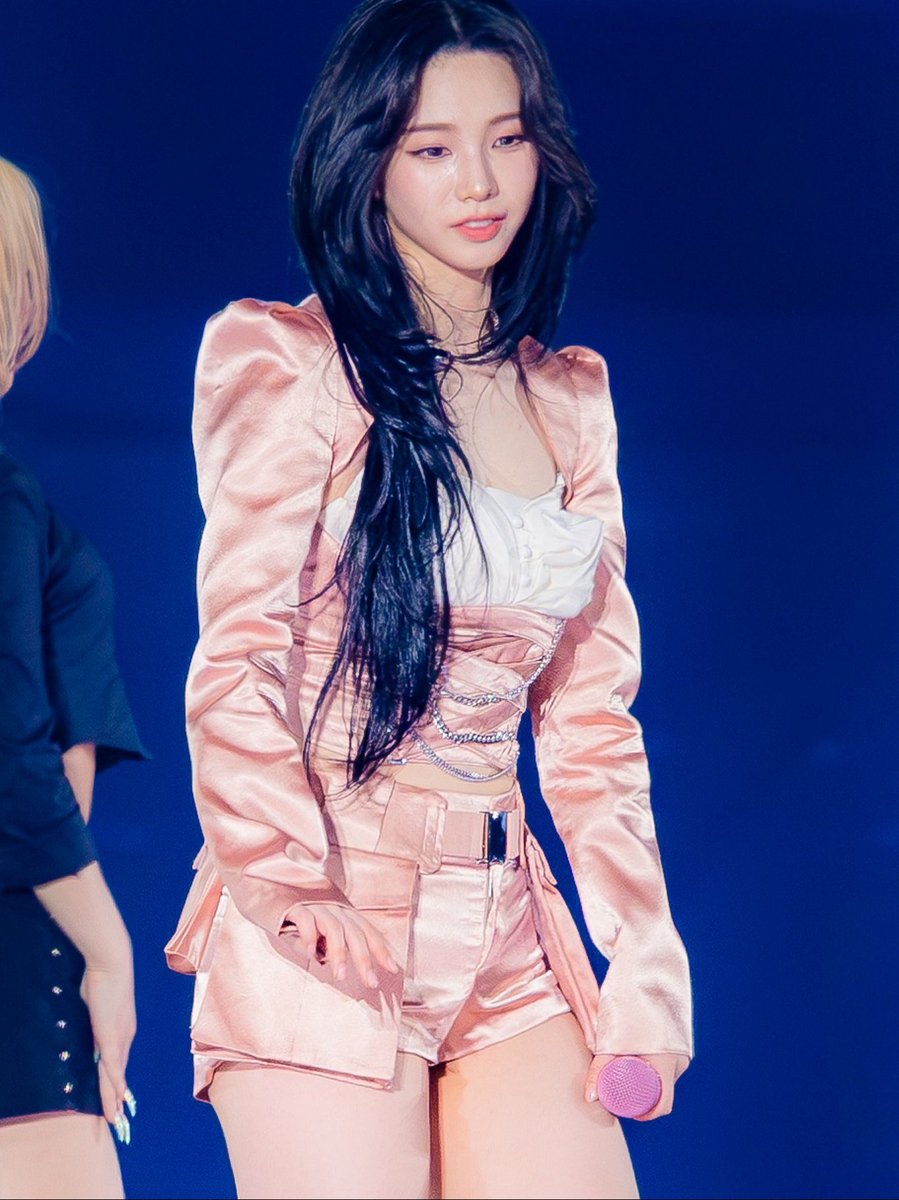 swhit st 🥏 tweet media