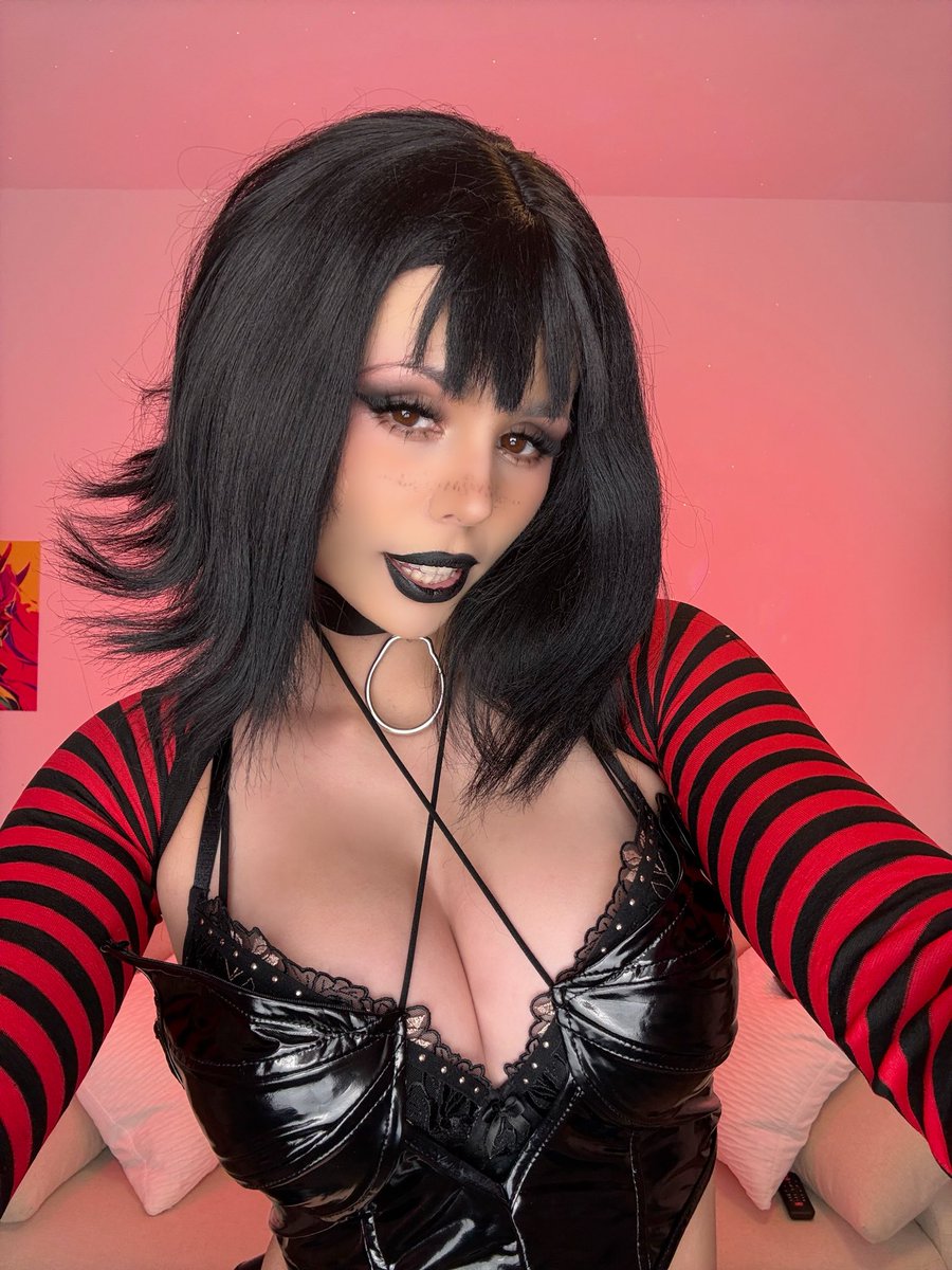 Kate Key Cosplay tweet media