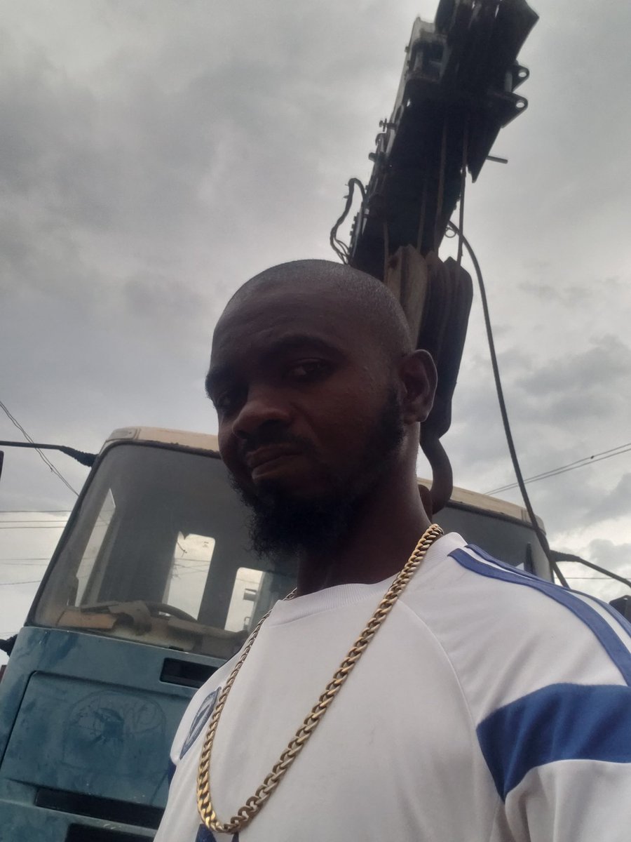 's tweet image. Ur repercussion u shift on me and mum 2022 will slap u 2026.
Thank u God Thank u my mum in heaven 🙏🏾🕊🤍 for giving me the spirit of playing along with their strategy  🙏🏾

Biggest Zed = Biggest vibe 💯. 
#oluwacoverme still trending #trending
Zed of Nigeria 🇳🇬